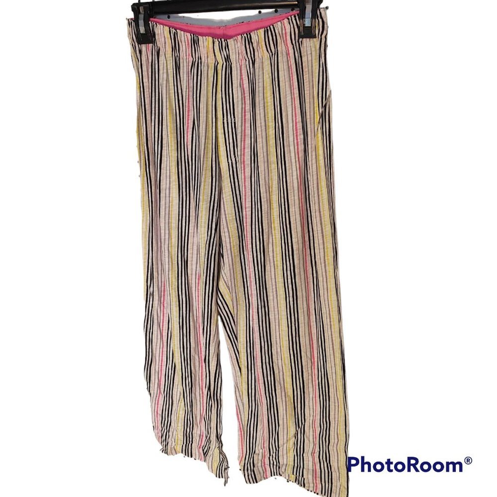 653 Hue	PARTY STRIPE CAPRI  lounge pants  NWT